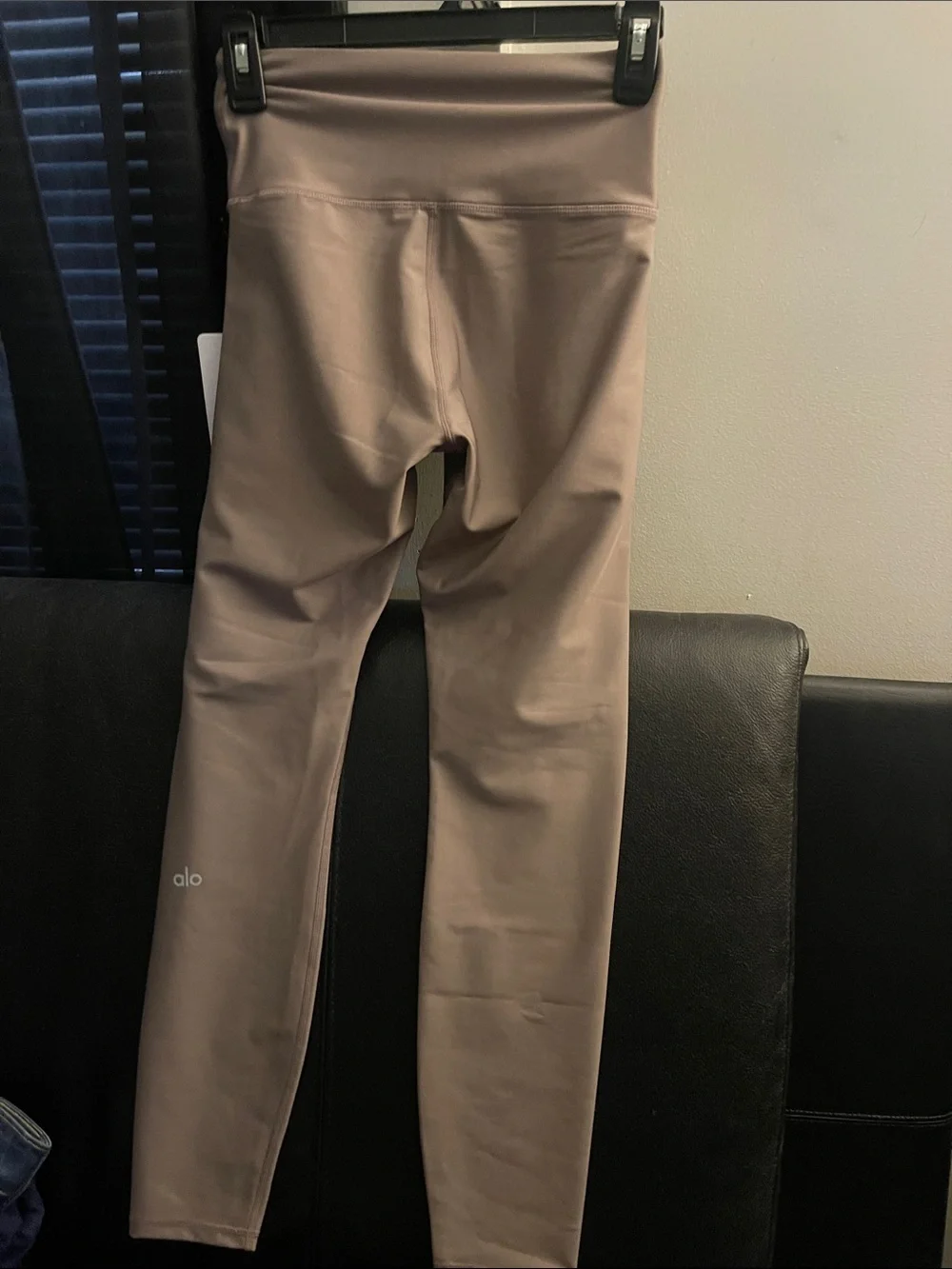 ALO Yoga Airlift 7/8 High-Rise Leggings Mushroom Size Small NWT‼️